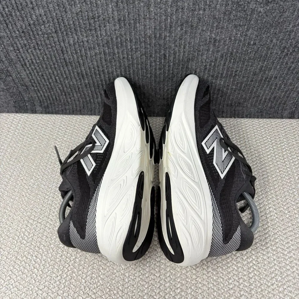 New Balance Fresh Foam X 880V15 Black White Running Shoes Women’s Sz 11 2A W880